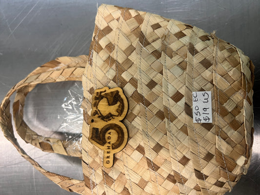 spices-in-straw-basket-earthly-creations